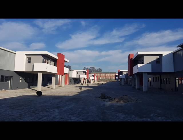 1,006M² FACTORY TO LET IN STIKLAND